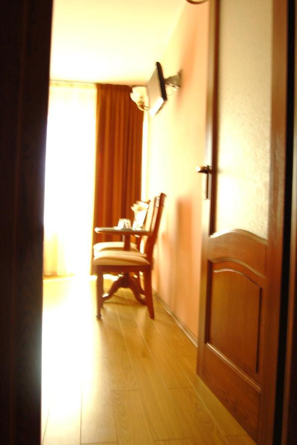 Casa Rad Hotel Sinmartin  Exterior photo
