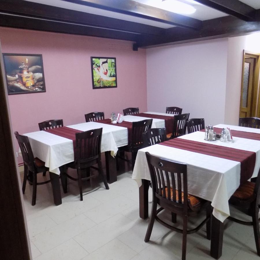 Casa Rad Hotel Sinmartin  Exterior photo